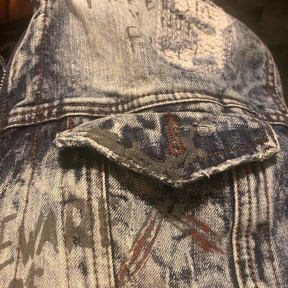 Jordan Craig Legacy Edition Graffiti & Distressed Denim Size Large - Picture 4 of 11